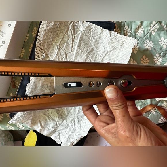 Dyson corrale copper hair style straightener. Brand new. - Picture 5 of 13